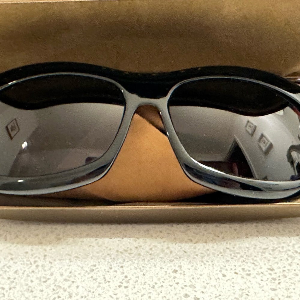 Gucci Black Oversized Women's Sunglasses